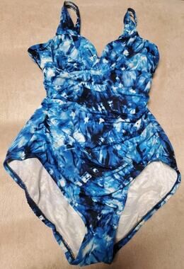 Coastal Blue Tie Dye One Piece Swimsuit Women’s Size Medium Blue White Swimwear